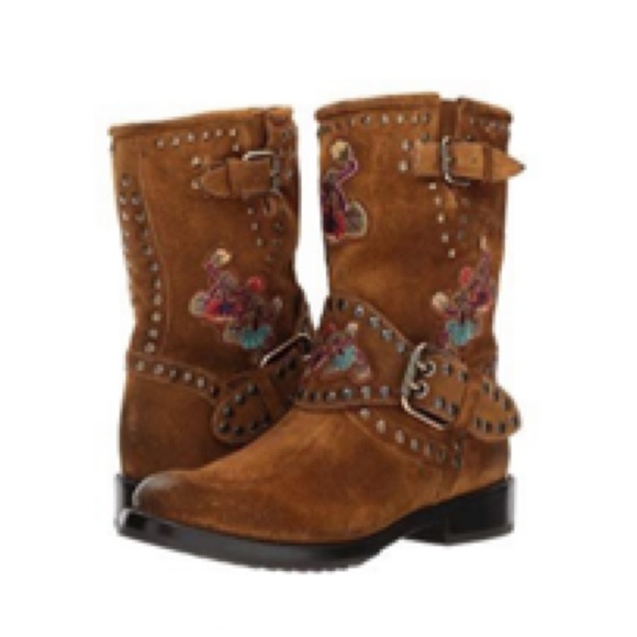 Frye Nat Flower suede studded Engineer boots, 7.5 - Picture 4 of 5